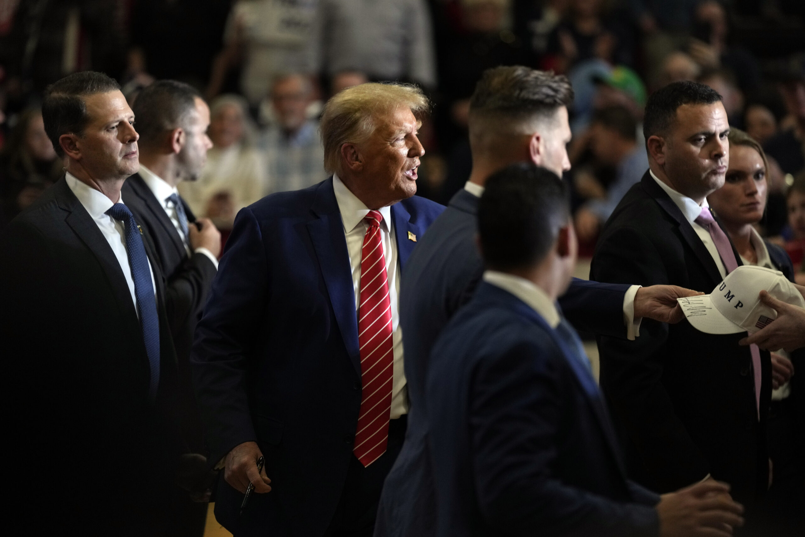 GOP presidential candidates tinker with expectations a week out from Iowa