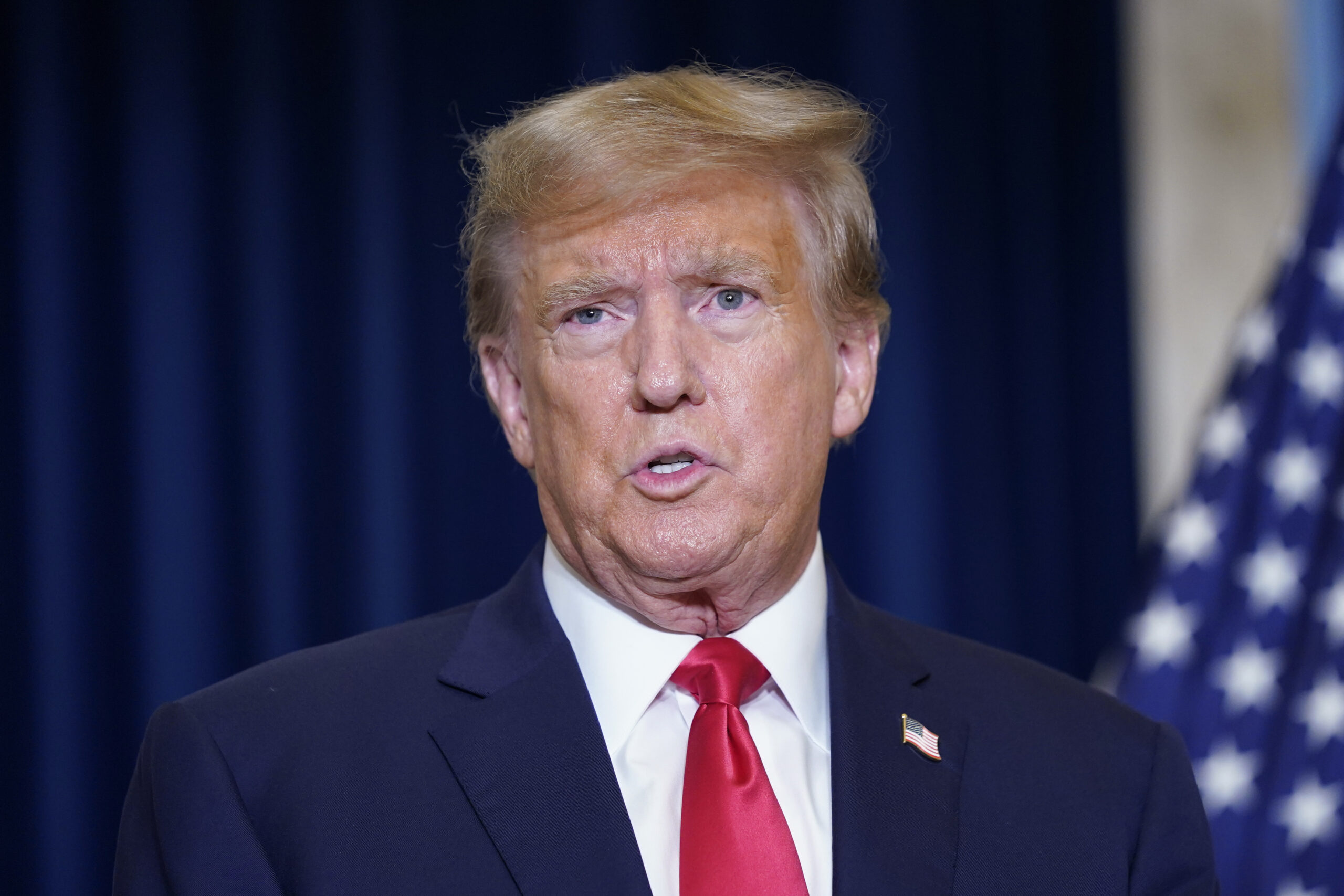 Trump brings in birtherism and affair conspiracies against Haley in final days before Iowa caucuses