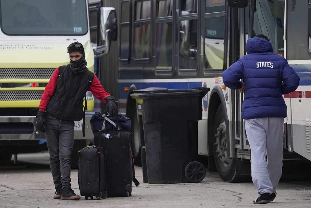 Chicago looks to close five immigrant shelters and reopen facilities to the public