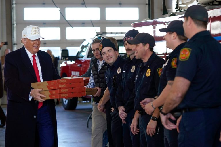 Trump delivers pizza to local Iowa fire department ahead of caucuses