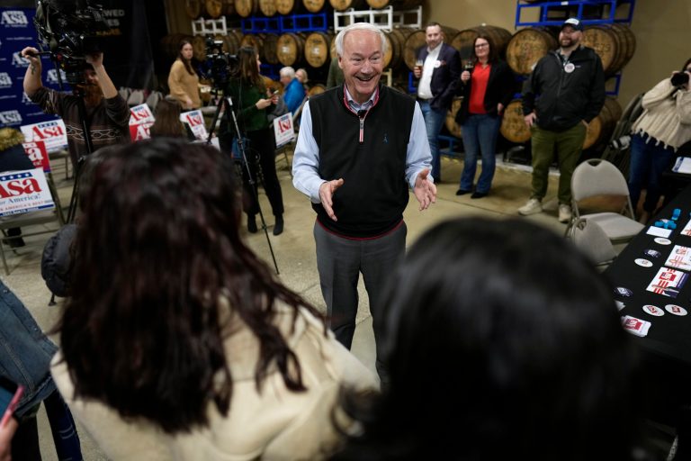 White House apologizes to Asa Hutchinson for DNC statement mocking his presidential campaign