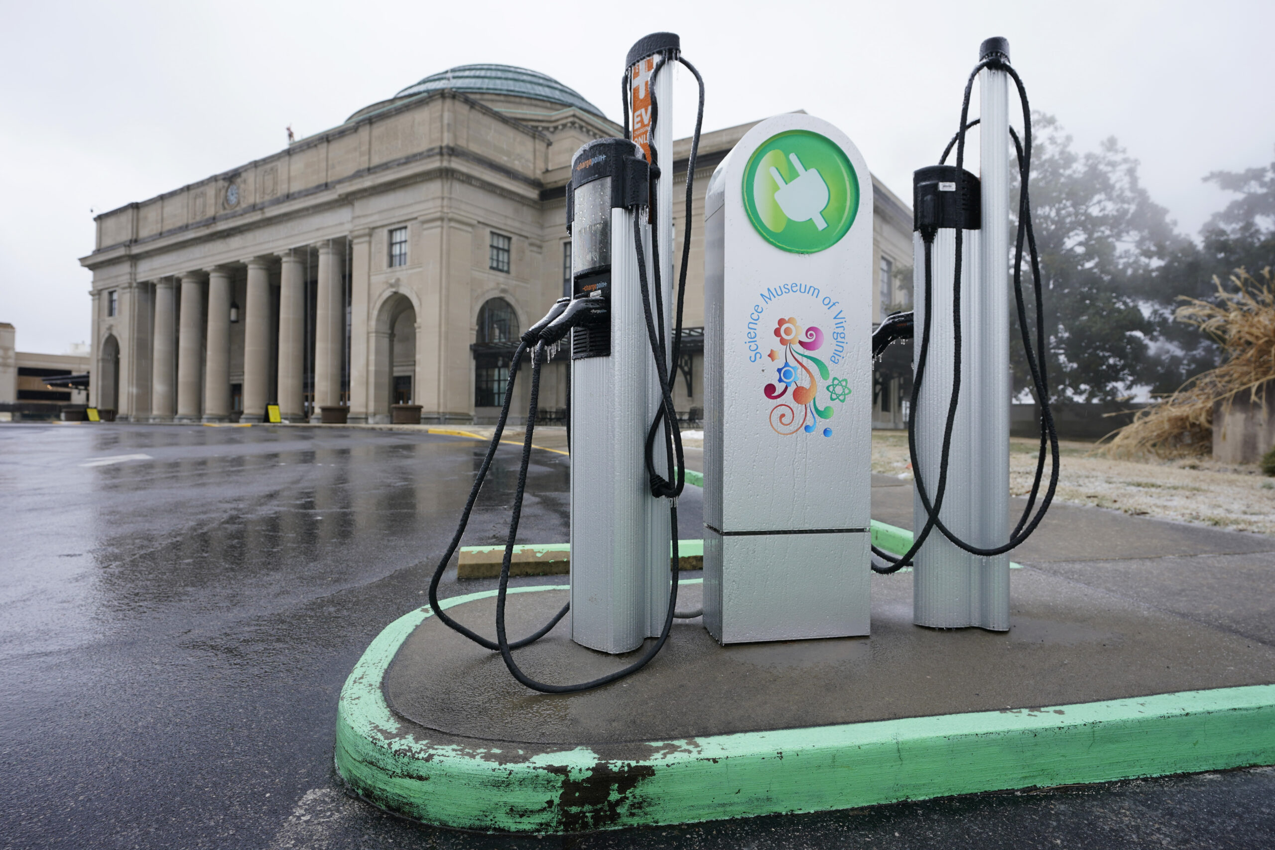 Virginia Democrats strike down Republican effort to overturn state’s electric vehicle mandate