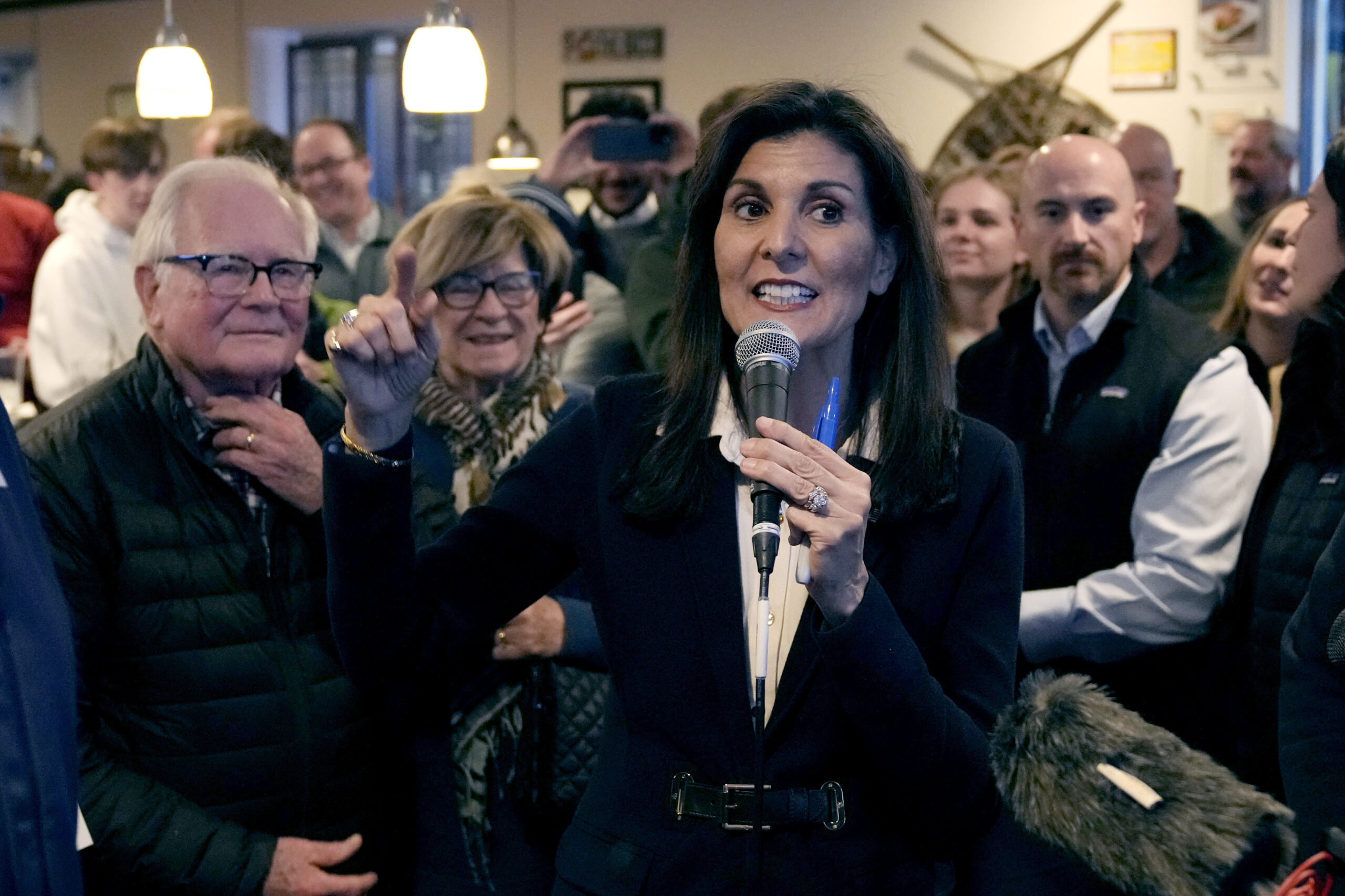 Trump appears to confuse Nancy Pelosi and Nikki Haley at rally