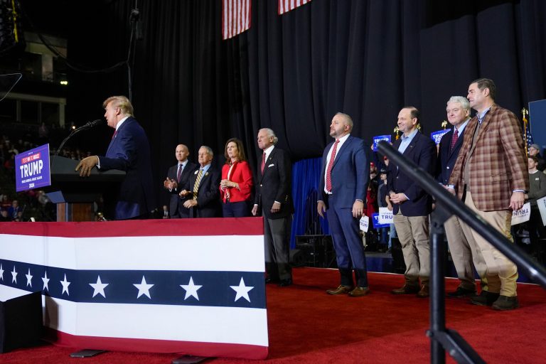 Trump needles Nikki Haley with delegation of South Carolina supporters