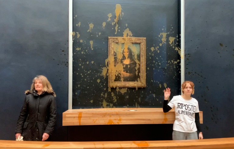 Hunger activists throw soup onto ‘Mona Lisa’ in Paris museum