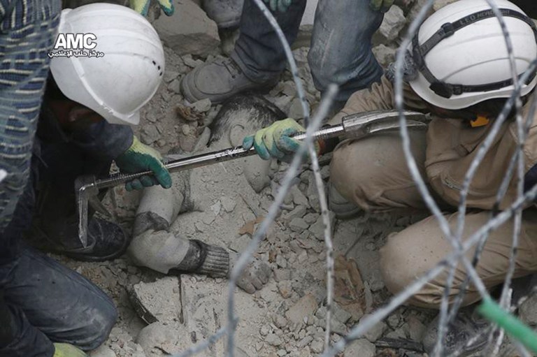 France arrests 8 in raid on Syrian-bound radicals