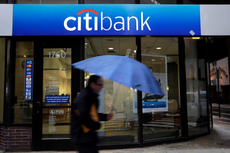 Citigroup lowers 2013 profit on Mexico fraud