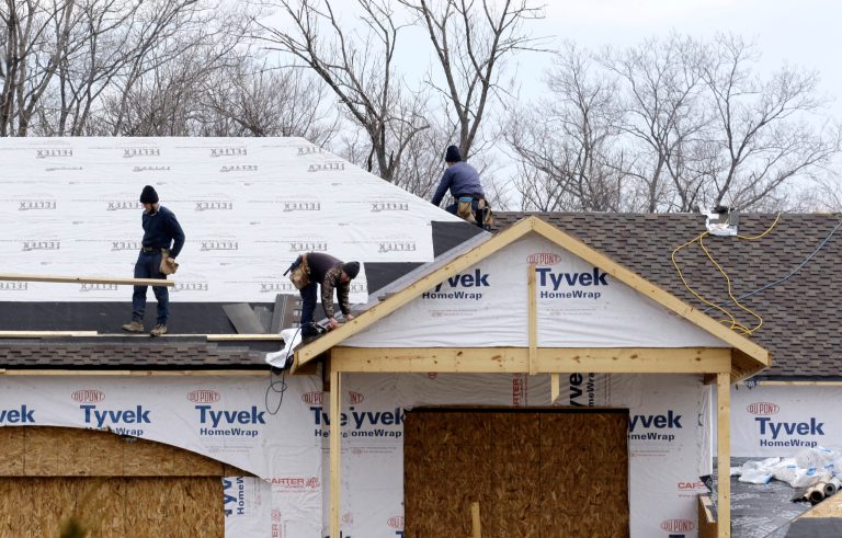 Sales of new US homes fell 3.3 percent in February