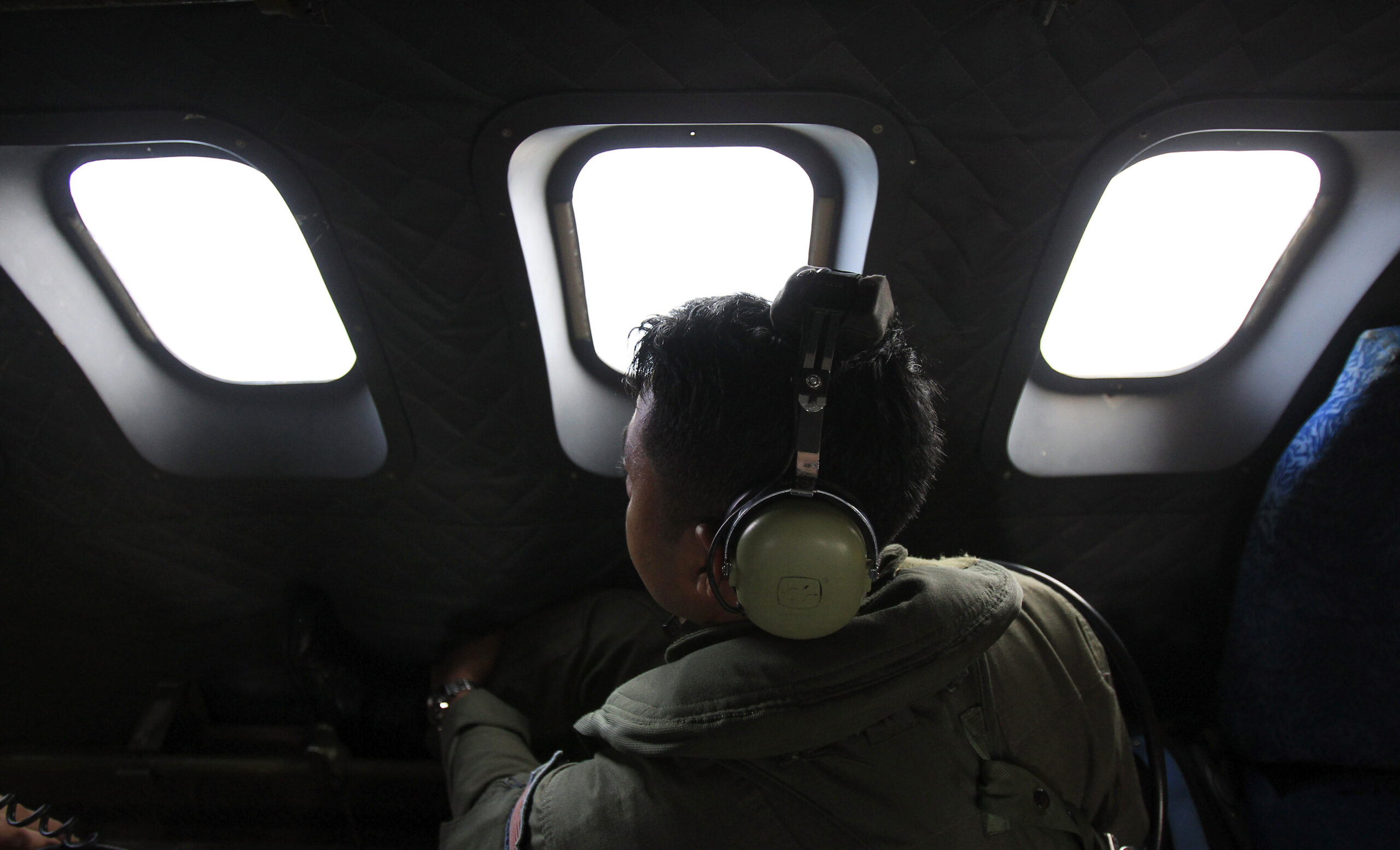 White House: Search area for missing plane may be expanded