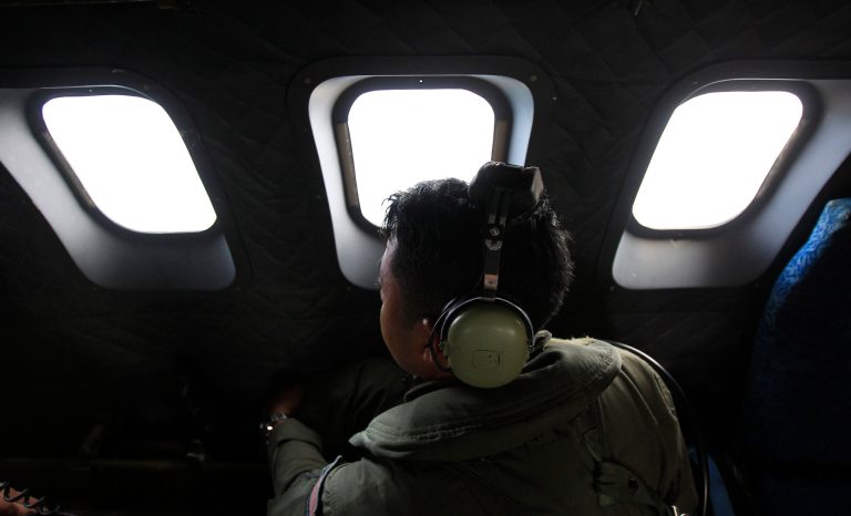 White House: Search area for missing plane may be expanded