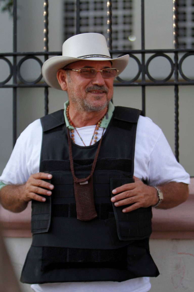Mexico charges vigilante leader with murder