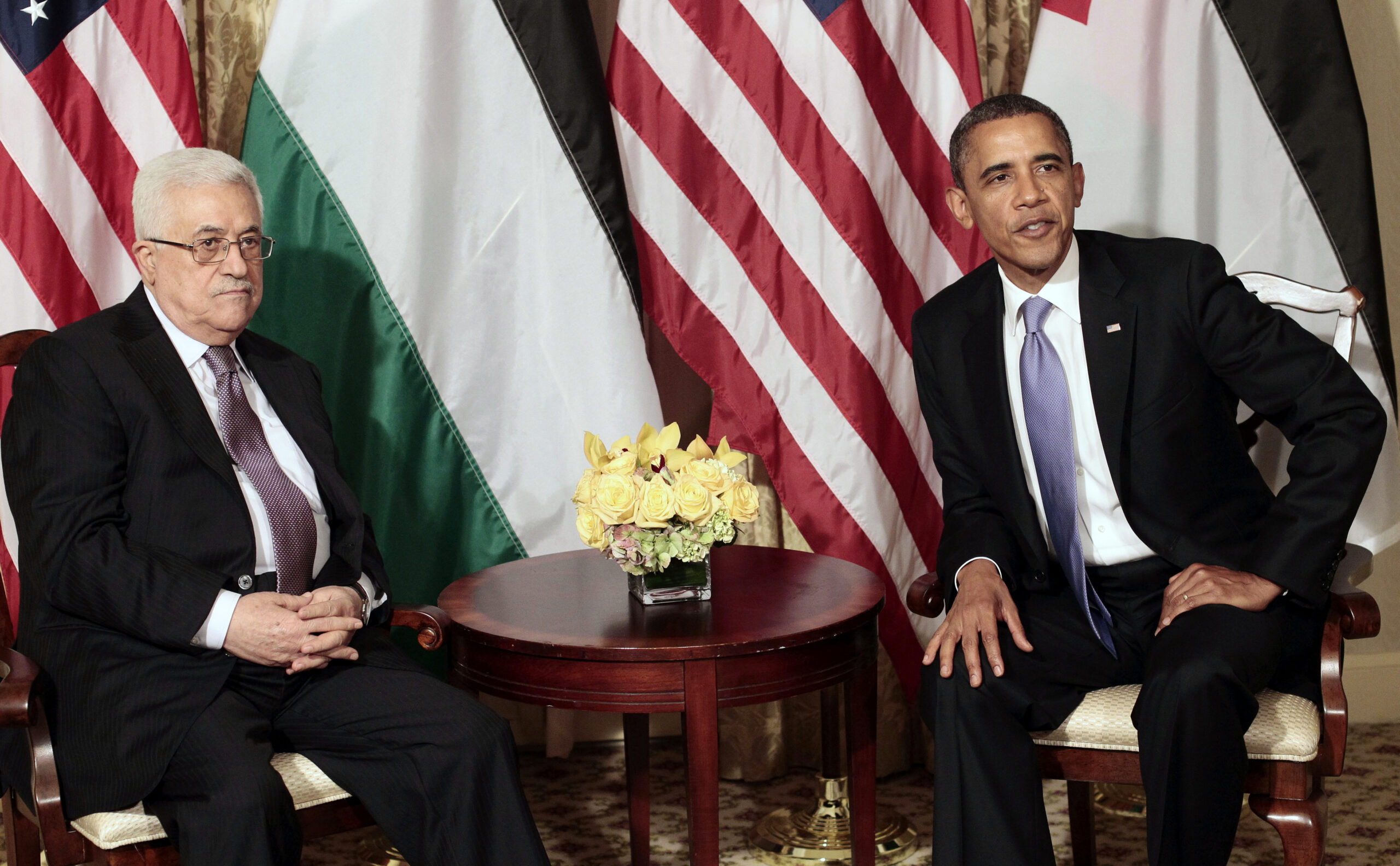 Obama, Palestinian leader meet as peace deadline nears