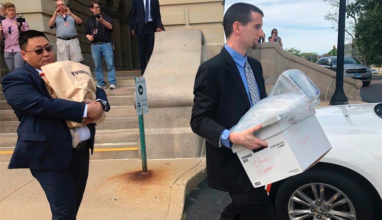 Democratic state senator resigns amid FBI bribery investigation