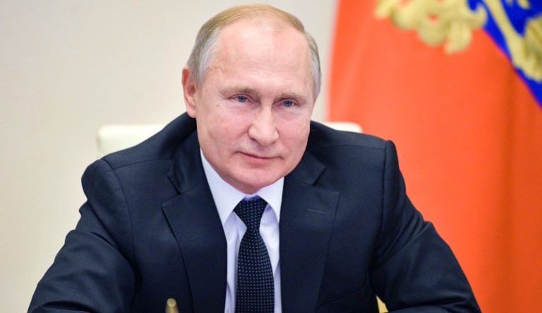 Vladimir Putin endorses 2020 Democrats energy policy