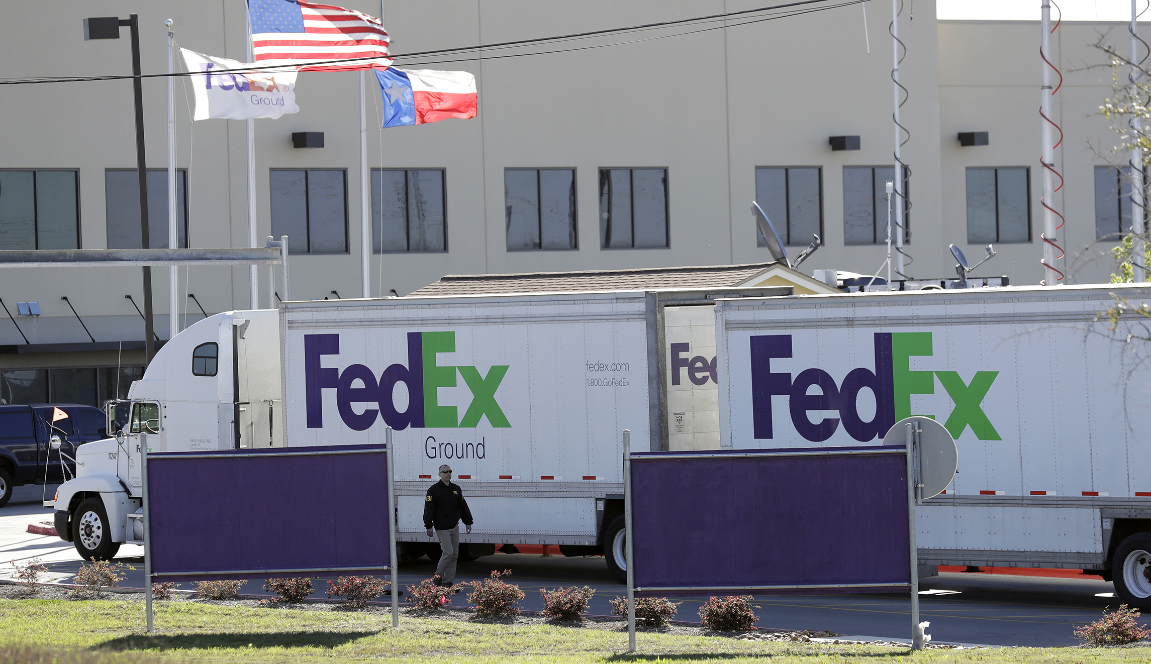 Police: FedEx facility was not the intended ‘target’ of latest Texas package bomb