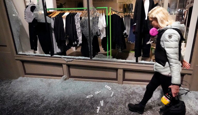 Oregon governor steps up police response as Portland rioters tear through downtown