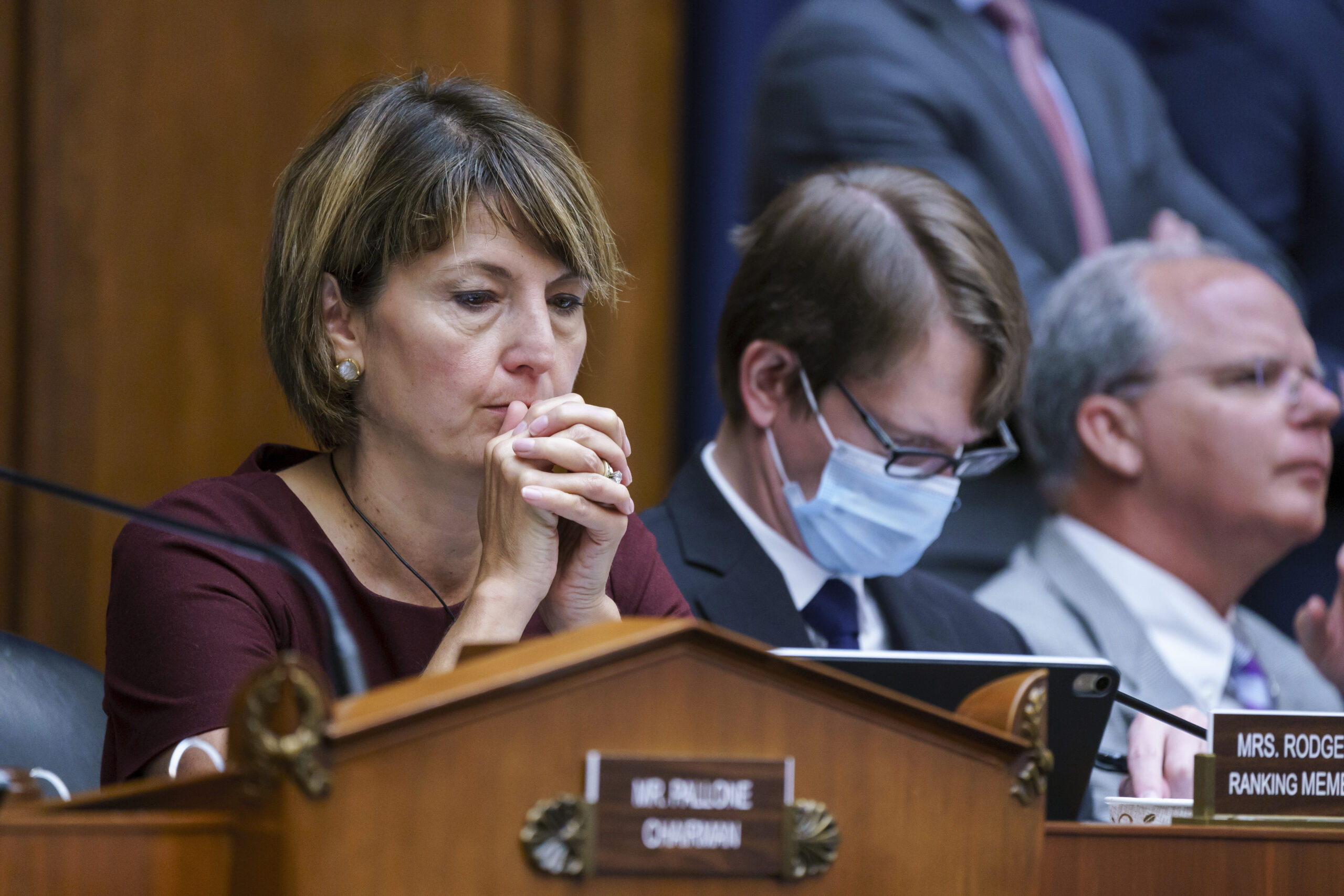 House passes bill banning oil reserve sales to China