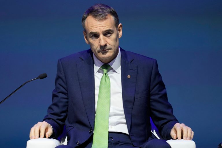 Energy giants are choosing the oil patch over green ventures