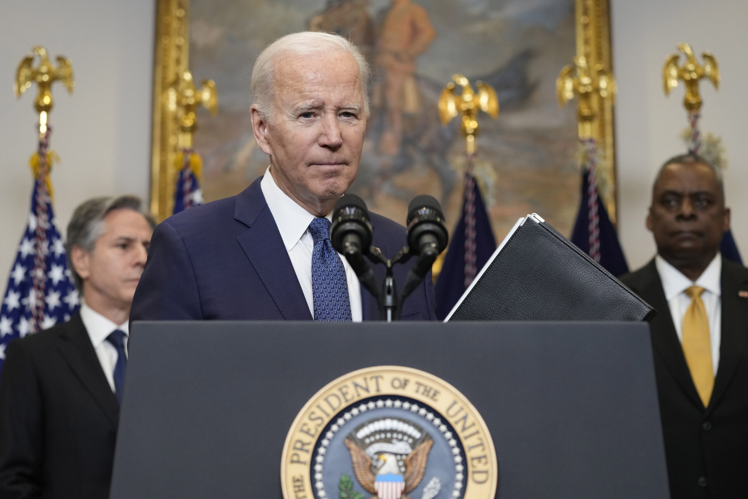 Biden and Democrats try to claim the economy as an issue before 2024 elections