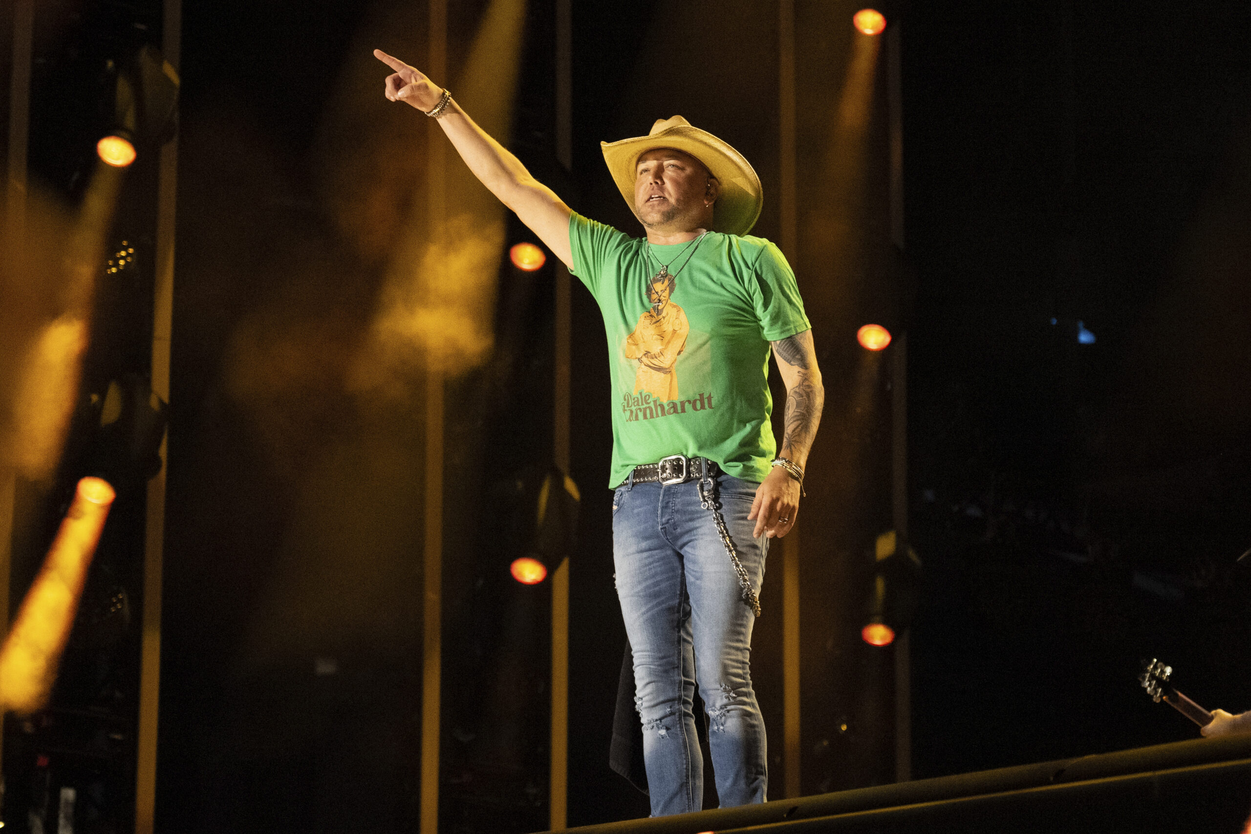 Jason Aldean shows us how to stand up to cancel culture