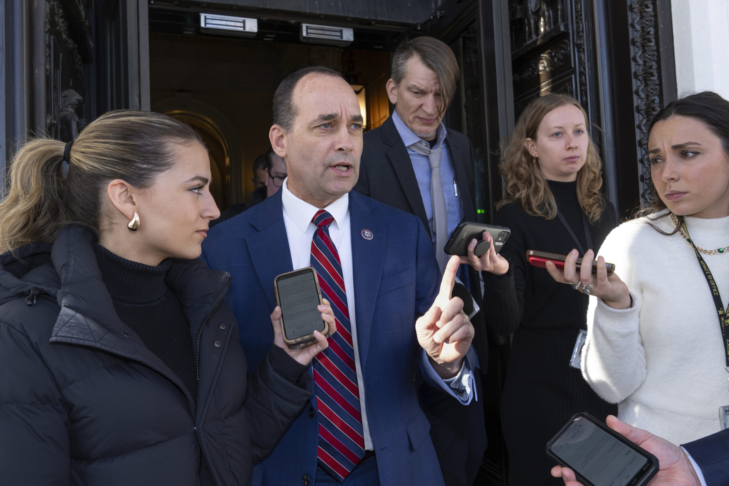 Freedom Caucus warns GOP leadership against ‘shady side deals’ as Congress returns to spending fight