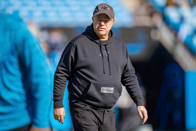 Carolina Panthers owner appears to throw drink on Jaguars fans after shutout