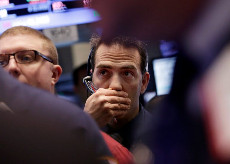 An early gain fades on Wall Street