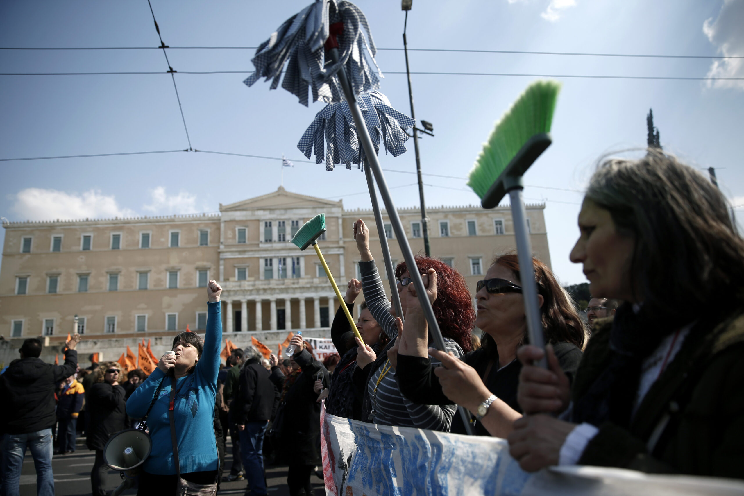 Greek unemployment rises to 27.5 percent