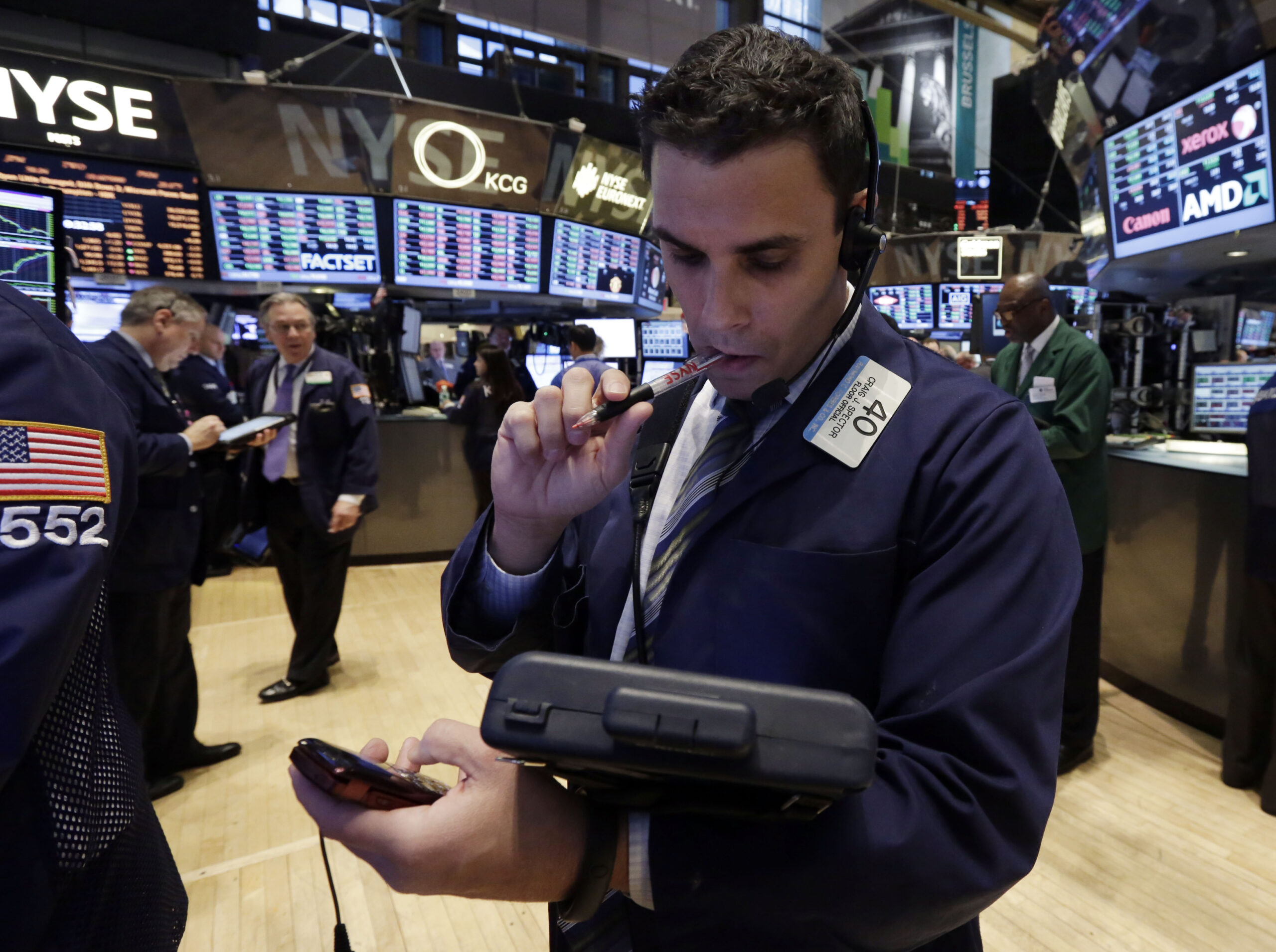 Stocks waver ahead of Fed decision; Oracle falls