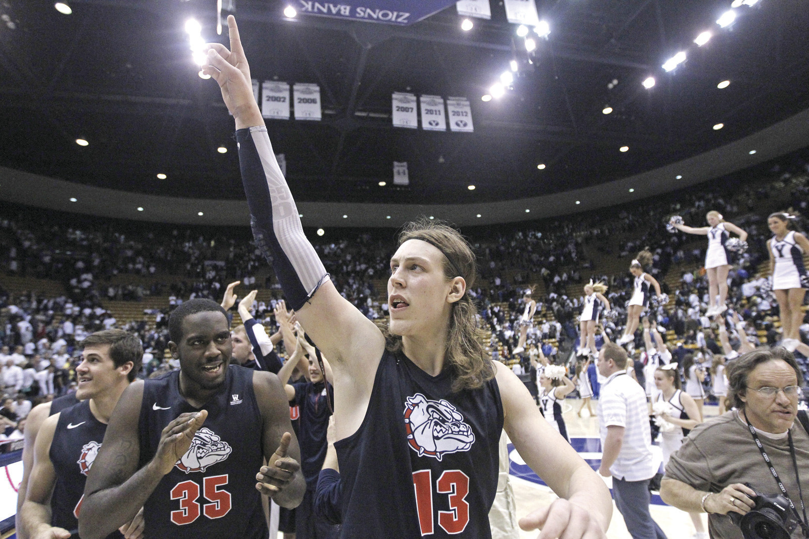 Gonzaga claims No. 1 ranking