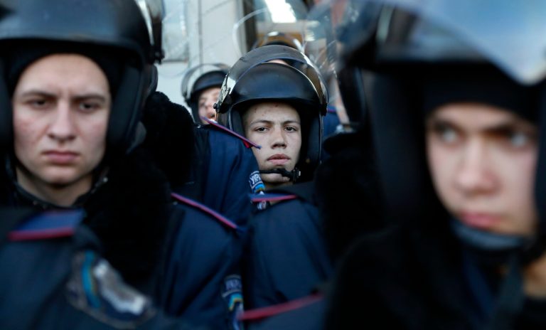 Ukraine says top commander held after base stormed