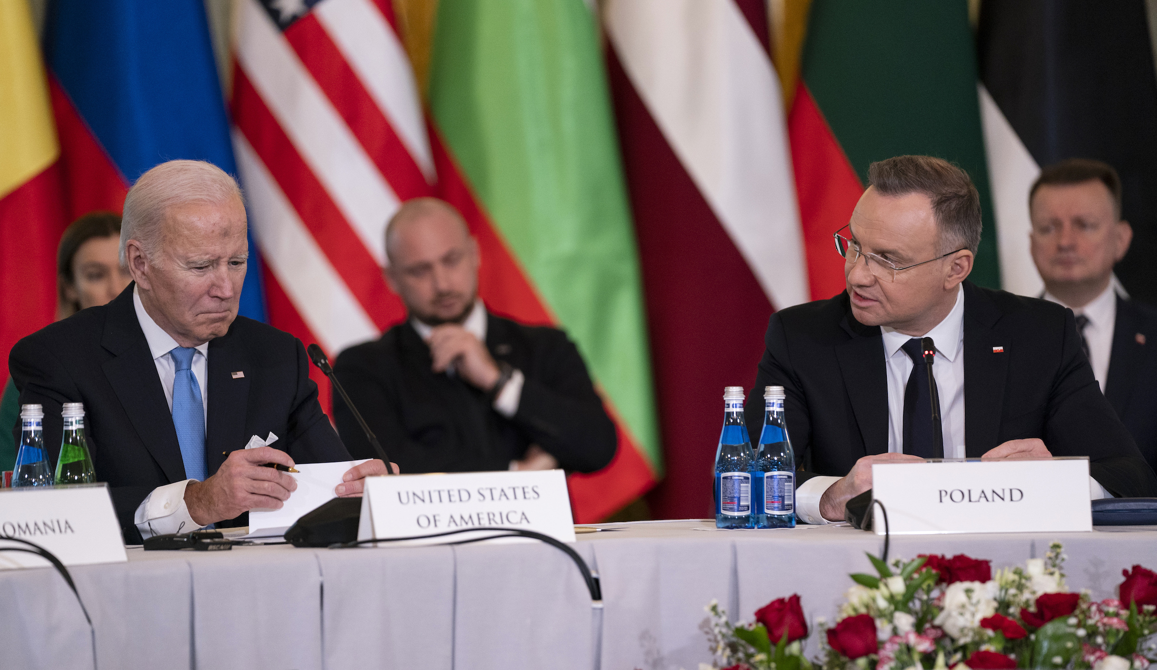 US seeks strategy for Ukraine war that manages fear of Crimea showdown