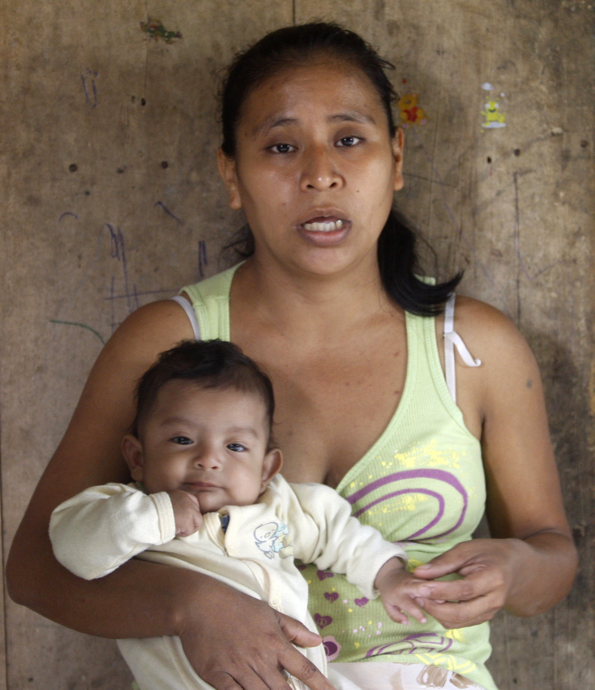 Activists: Mexican women giving birth in street