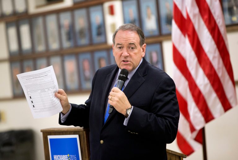 Huckabee defends Cruz ad