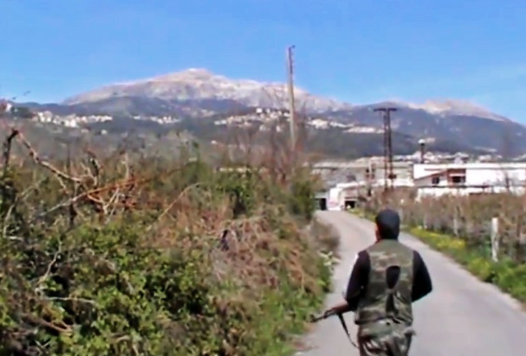 Syrian rebels capture town near Turkish border