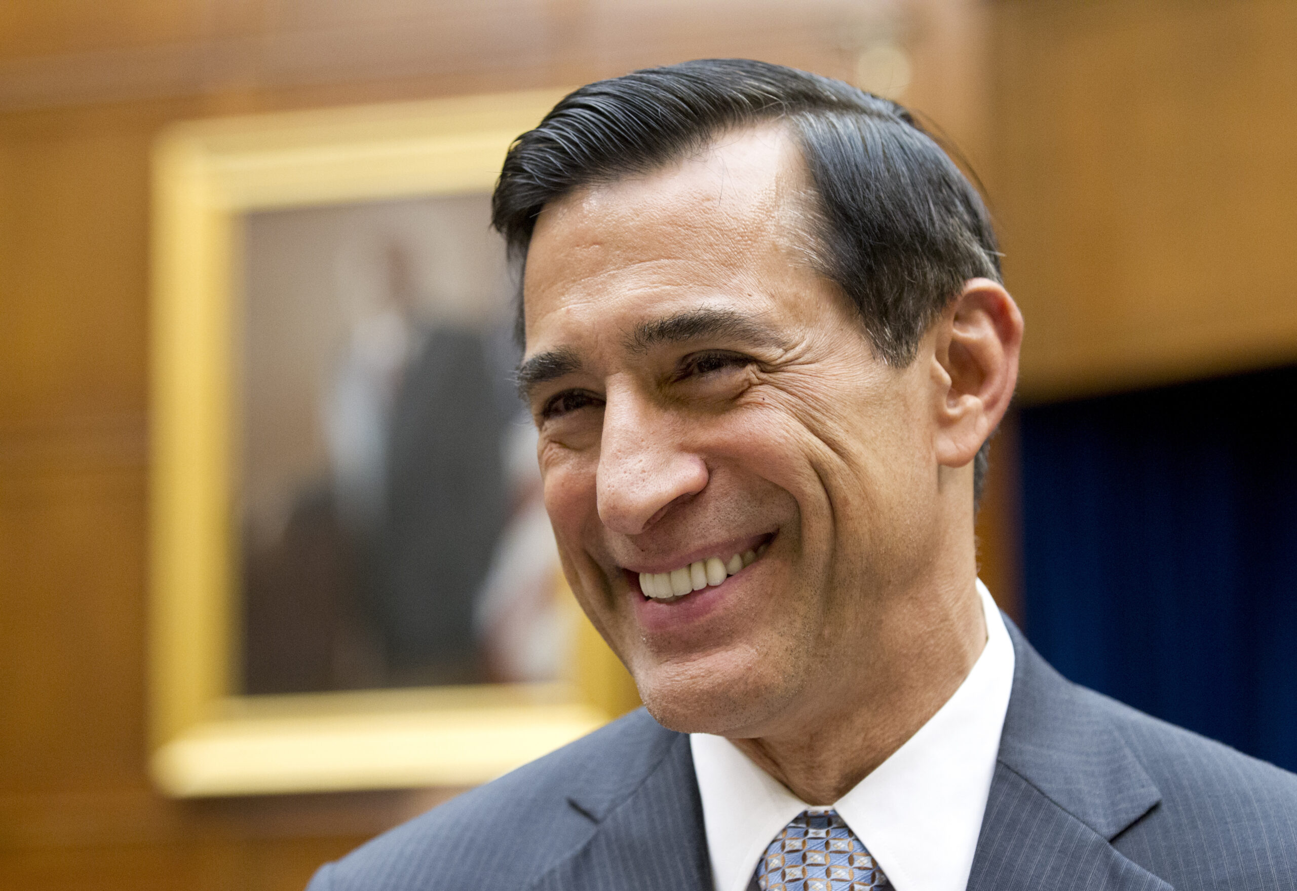 Darrell Issa tweets out the Constitution