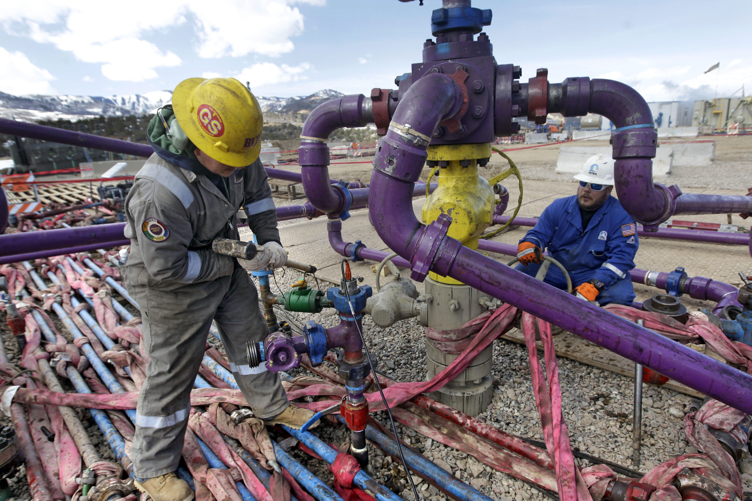 White House takes step toward regulating fracking emissions