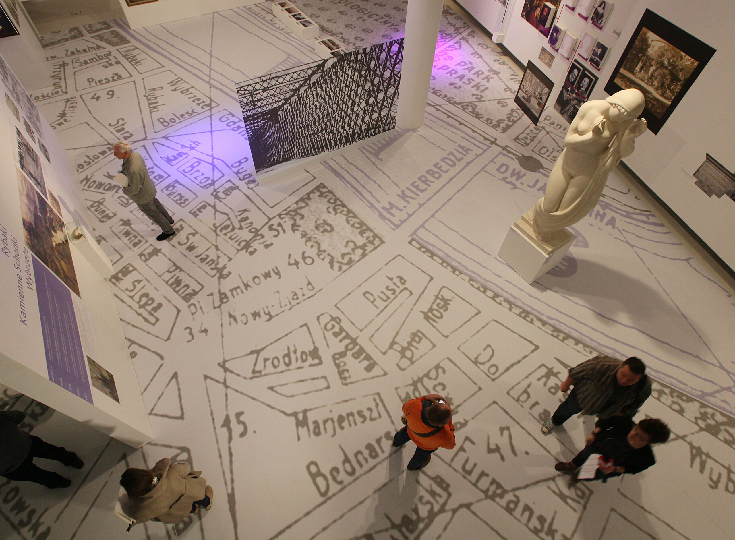 Exhibition by Jewish museum shows pre-WWII life