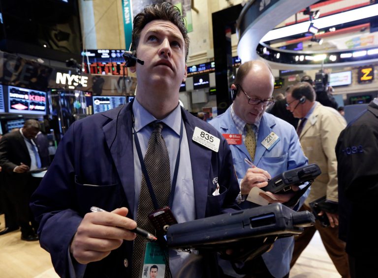 US stocks muddled as Ukraine tensions fester