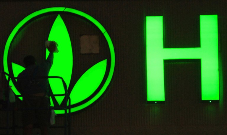 Democrat donor William Ackman conspires to destroy Herbalife to win billion-dollar bet