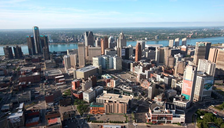 Detroit looks to White House to turn the lights back on