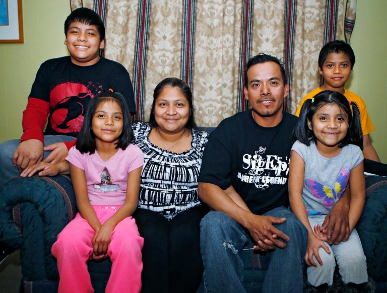 Obama deportation move shows immigration battle has narrowed