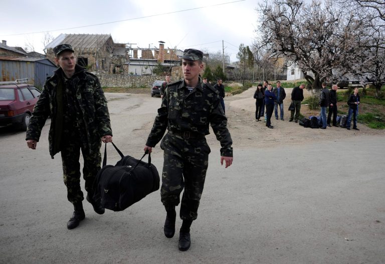 Putin, Obama discuss solution to Ukraine crisis