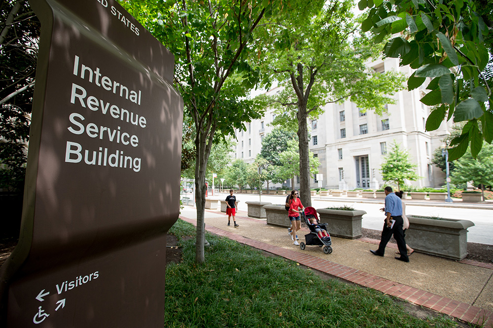 House votes to rein in IRS