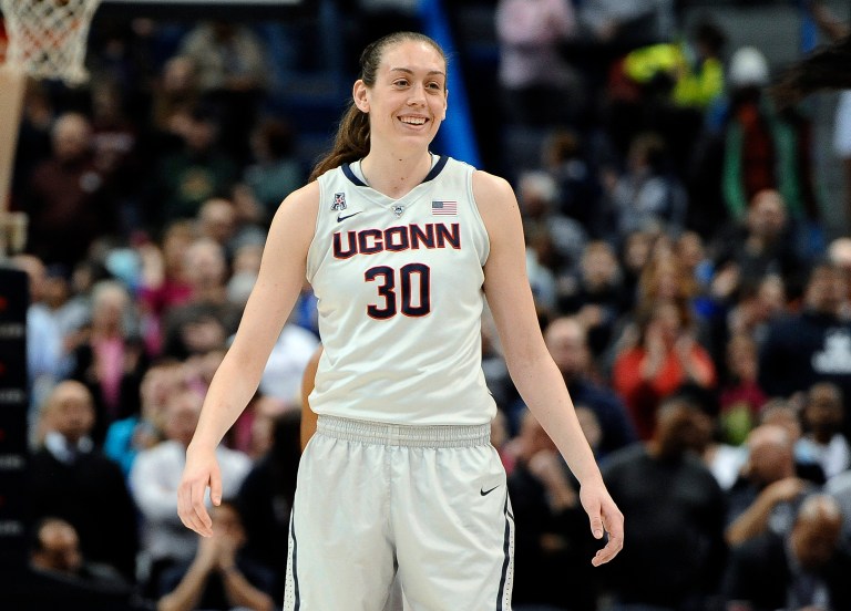 Obama predicts UConn in his women’s NCAA bracket