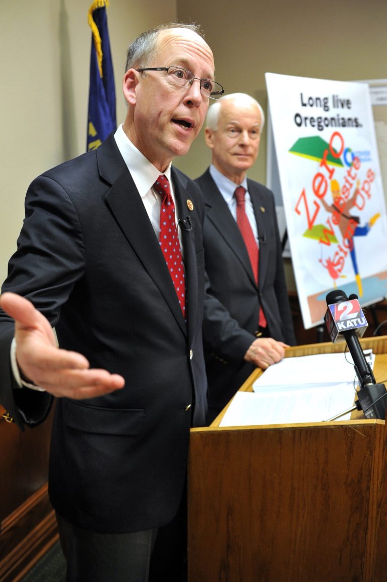 APNewsBreak: US agency to probe health exchanges