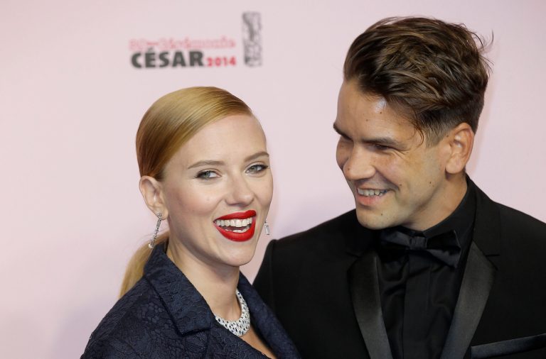 Actress linked to Hollande appears at movie awards