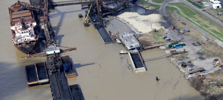 Lawsuit claims coal pollutes Mississippi River