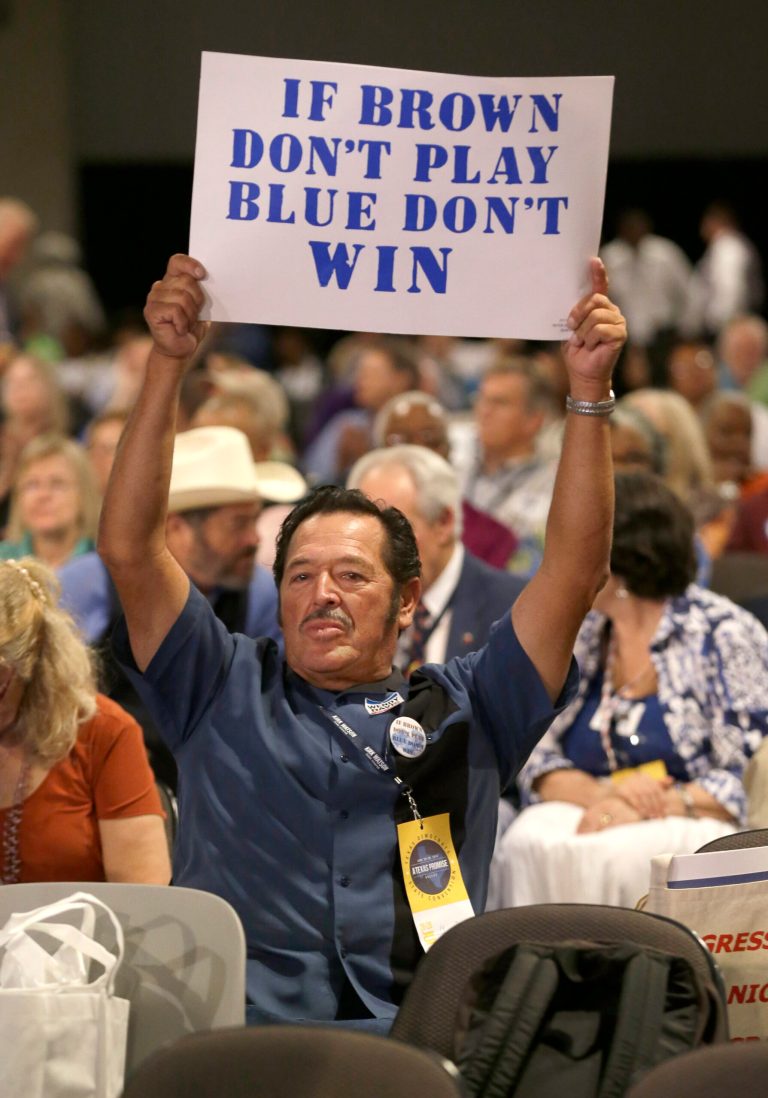 Immigrant surge underscores Texas political divide