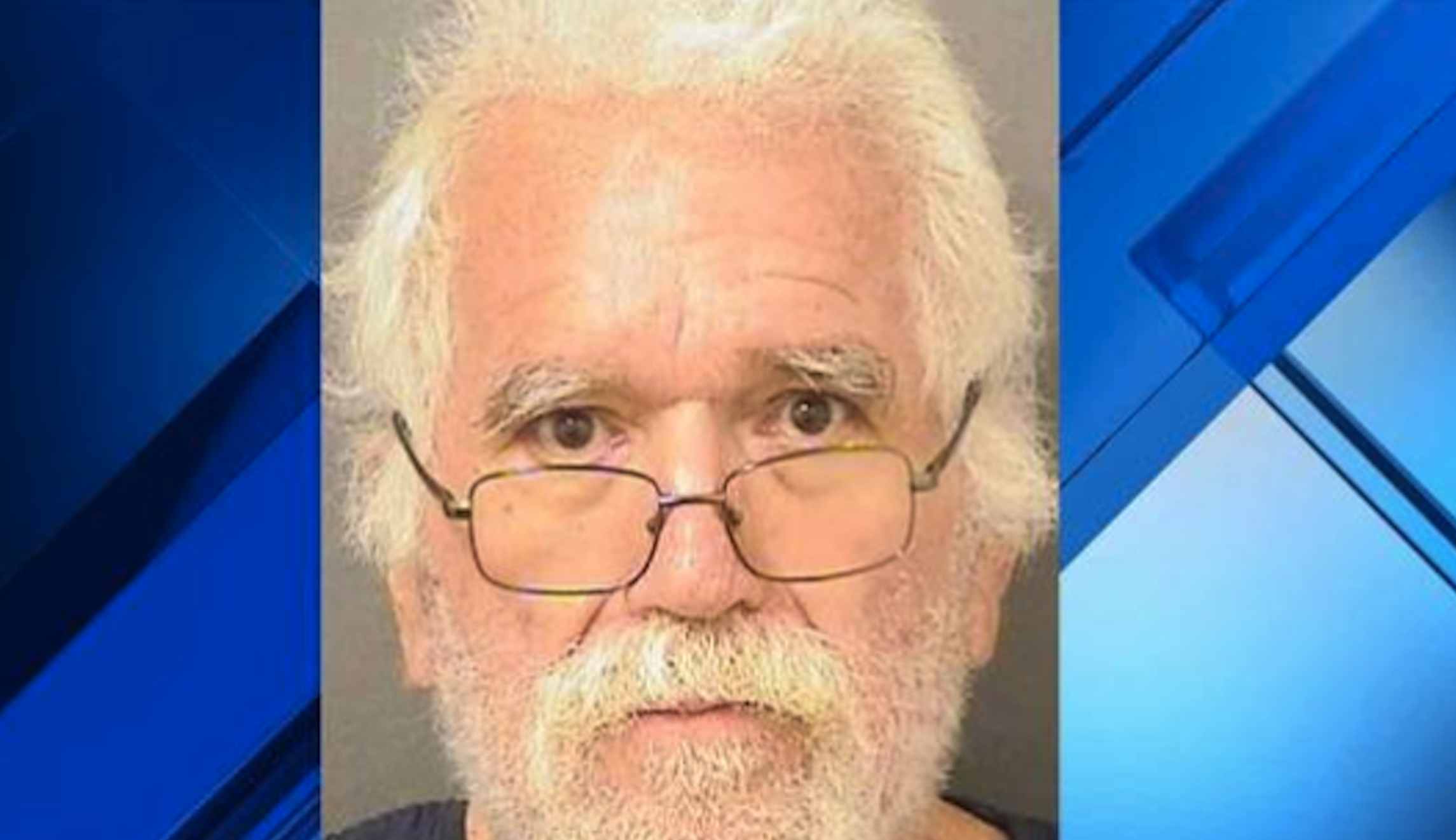 Man wearing 'Make America Great Again' shirt demands teller give him less money during alleged bank robbery